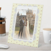 Hibiskus und Spitzen YELLOW Sockelschild (In Situ)