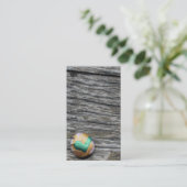 Hidden Heart Rock on Rustic Wood Visitenkarte (Stehend Vorderseite)