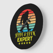 Hide and Seek Experte Bigfoot Funny Große Wanduhr (Winkel)