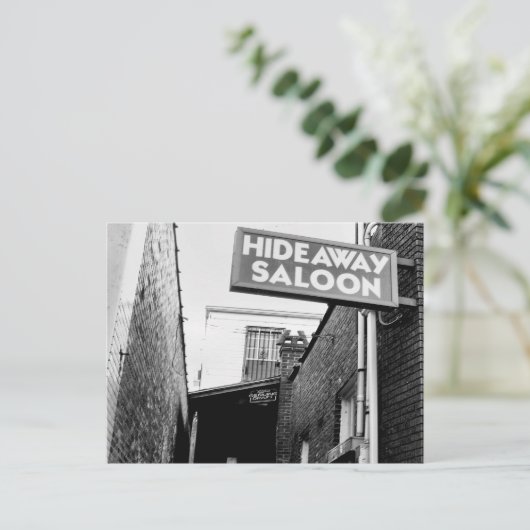 Hideaway Saloon Postkarte (Stehend Vorderseite)