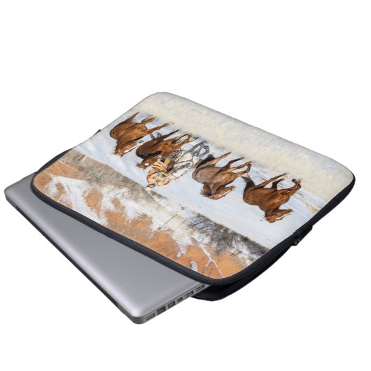 Hideout Horse Ranch, Wrangler and Horses Laptopschutzhülle (Vorne Knopf)