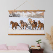 Hideout Horse Ranch, Wrangler und Pferde Wandteppich Mit Holzrahmen (Schlafzimmer)