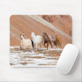 Hideout Ranch mit kleinem Pferdebestand im Schnee Mousepad (Mit Mouse)