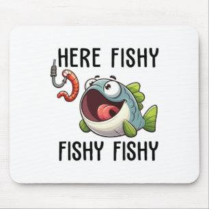 Hier Fischiger Fischer Lustiger Angler Süßer Fisch Mousepad