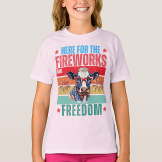 Hier für Feuerwerk und Freiheit, Patriot Kuh T-Shirt