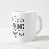 Hier ist Erinnerungen Geschenk machen Jumbo-Tasse (Vorderseite Rechts)