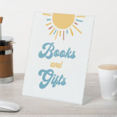 Hier kommt das Son Books and Gifts Sign Sockelschild (In SItu)