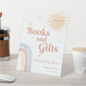 Hier kommt das Son Books + Gifts Pedestal Sign Sockelschild (In SItu)