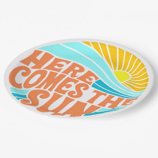 Hier kommt das Sun T-Shirt, Retro Style, Hippie St Pappteller (Schrägansicht)