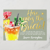 Hier kommt der Bride Fun Cocktail Save the Date Folieneinladung (Vorderseite)