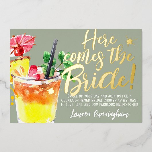 Hier kommt der Bride Fun Cocktail Save the Date Folieneinladung (Vorderseite)