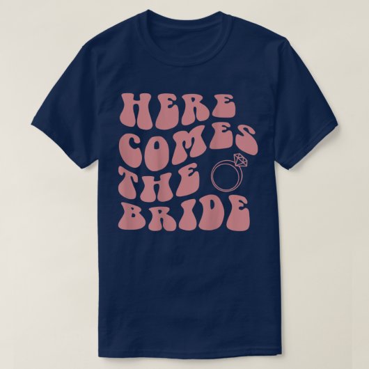 Hier kommt der Bride Ring ästhetischer Trend T-Shirt (Design vorne)