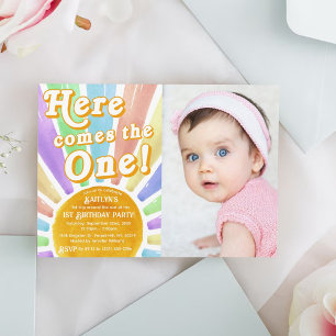 Hier kommt der eine! Retro Sun 1. Geburtstags-Foto Einladung