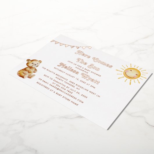 Hier kommt die Son Bear Boy Baby Shower Rose Gold Folieneinladung (Gedreht)