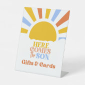 Hier kommt die Son Boy Baby Dusche Sockelschild (Vorderseite)