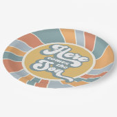 Hier kommt die Son Groovy Retro Sun Baby Dusche Pappteller (Schrägansicht)