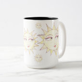 Hier kommt die Sonne..mit Augen Lichtsonne Zweifarbige Tasse (VorderseiteRechts)