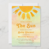 Hier kommt die sonnengeschlechtsneutrale Babydusch Einladung (Vorderseite)