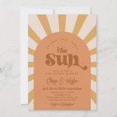 Hier kommt die Sun Co-Ed Baby Dusche Einladung (Vorderseite)