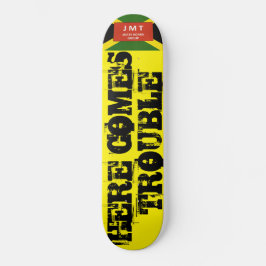 HIER KOMMT SCHWIERIGES Skateboard