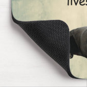 Hier lebt ein verwöhntes Rottenlabor Mousepad (Ecke)