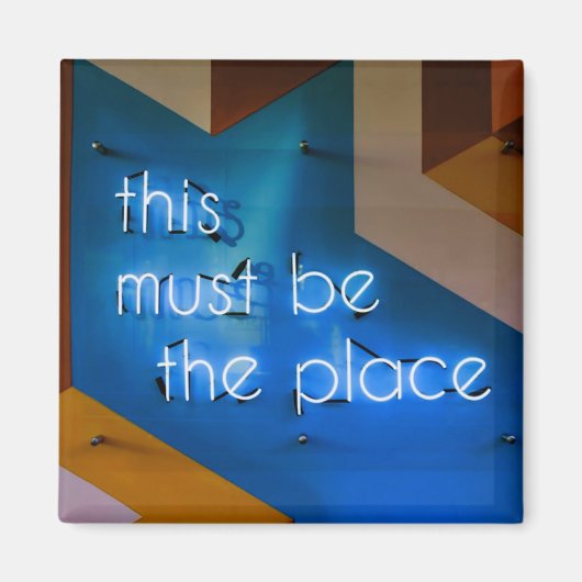 Hier muss NEON Sign Funny sein Magnet (Vorne)