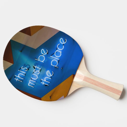 Hier muss NEON Sign Funny sein Tischtennis Schläger (Seitenansicht)