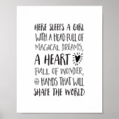 Hier schläft ein Mädchen mit einem Kopf voller Trä Poster (Vorne)