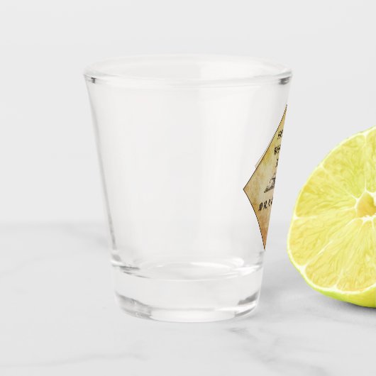 Hier sind Drachen Schnapsglas (Links)