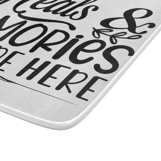 Hier werden die Mahlzeiten und Erinnerungen servie Schneidebrett (Ecke)