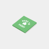 Hier zum Paddy Funny St Patrick's Day Kleeblatt Post-it Klebezettel (angewinkelt)