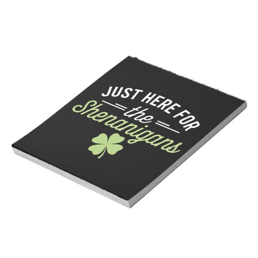 Hier zum Shenanigans St Patrick's Day Notizblock (Rotiert)