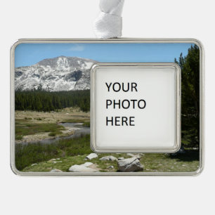 High Country Mountain Stream I Rahmen-Ornament Silber