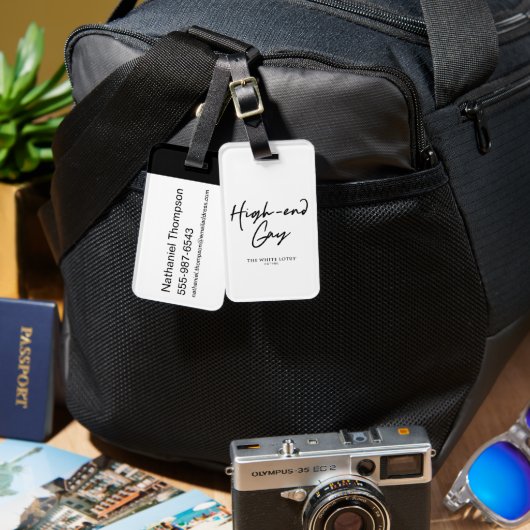 High-End Gay - Der weiße Lotus Gepäckanhänger (Vorderseite & Rückseite)