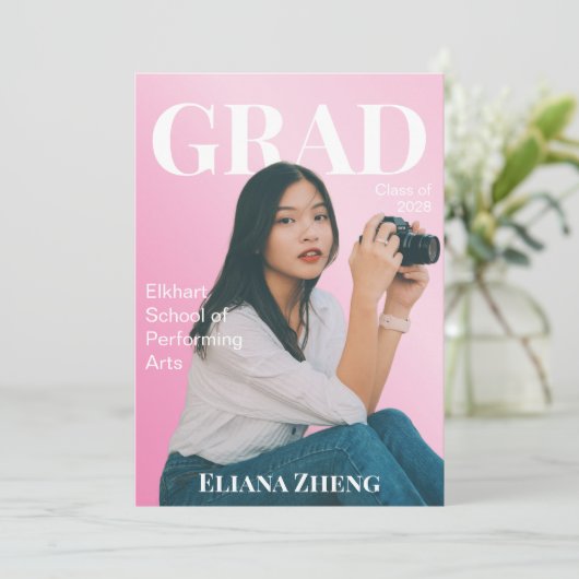 High School Magazine Style Graduation Announcement Einladung (Stehend Vorderseite)