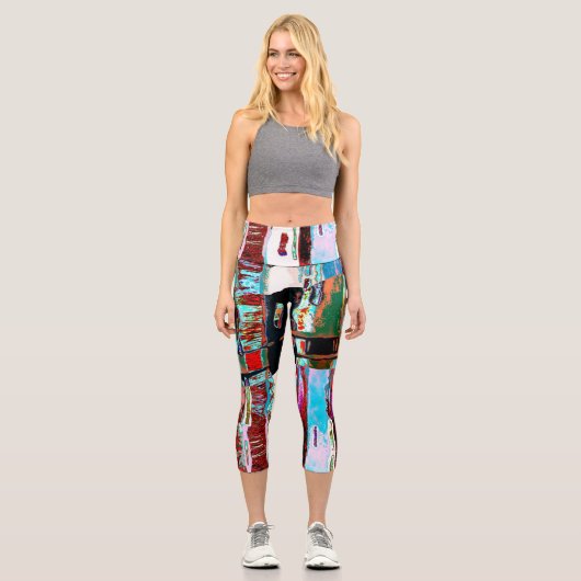 High Waisted Yoga Capris – Reflection Abstract (Vorderseite)