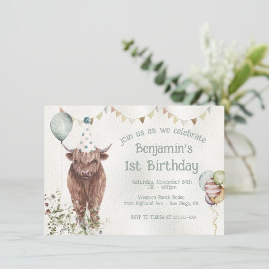 Highland Cow 1st Birthday Party Einladung (Stehend Vorderseite)