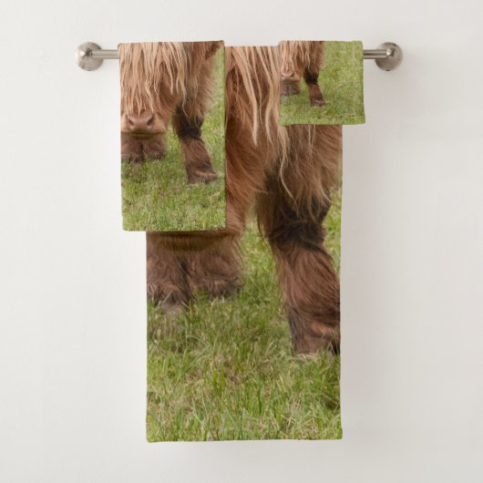 Highland Cow #8 #wall #art Badhandtuch Set (Insitu)