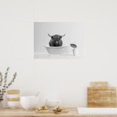 Highland Cow Bathtub Zuhause Horizontal Poster (Küche)