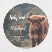 Highland cow calf monogram first birthday party etiketten (Design 2)