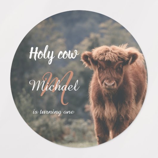 Highland cow calf monogram first birthday party etiketten (Design 1)