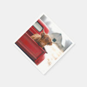 Highland Cow In a Red Retro Pickup Truck Serviette (Ecke)