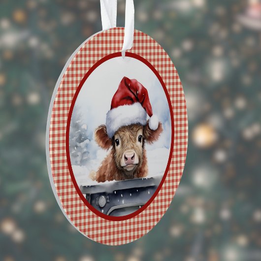 Highland Cow in Niedlicher Weihnachtsmannmütze Gin Ornament
