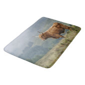 Highland Cow Misty Morning Badematte (Schrägansicht)