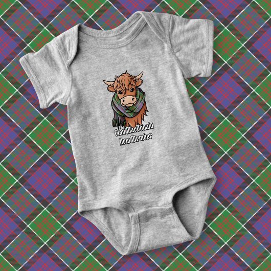 Highland Cow mit MacDonald von Clanranald Scarf Baby Strampler