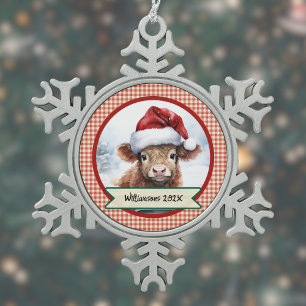 Highland Cow Niedlich Weihnachtsmannmütze Gingham  Schneeflocken Zinn-Ornament