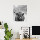 Highland Cow Scotland Clouds Schwarz-weiß Poster (Heimbüro)
