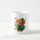Highland Cow St Patrick�s Png, Lucky Cow Kaffeetasse (Mittel)