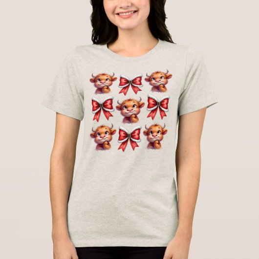 Highland Cow und Christmas Coquette Bow Tri-Blend Shirt (Vorderseite)