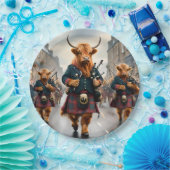 Highland Harmony: Bagpipe Highland Cow Band Pappteller (Party)